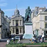 Place Hoche شقة *
