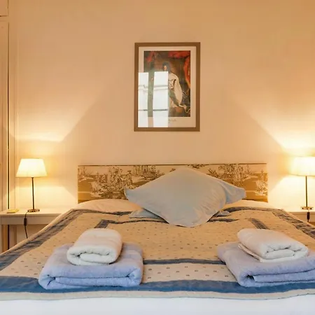 Apartment Place Hoche