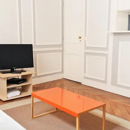Place Hoche Apartment